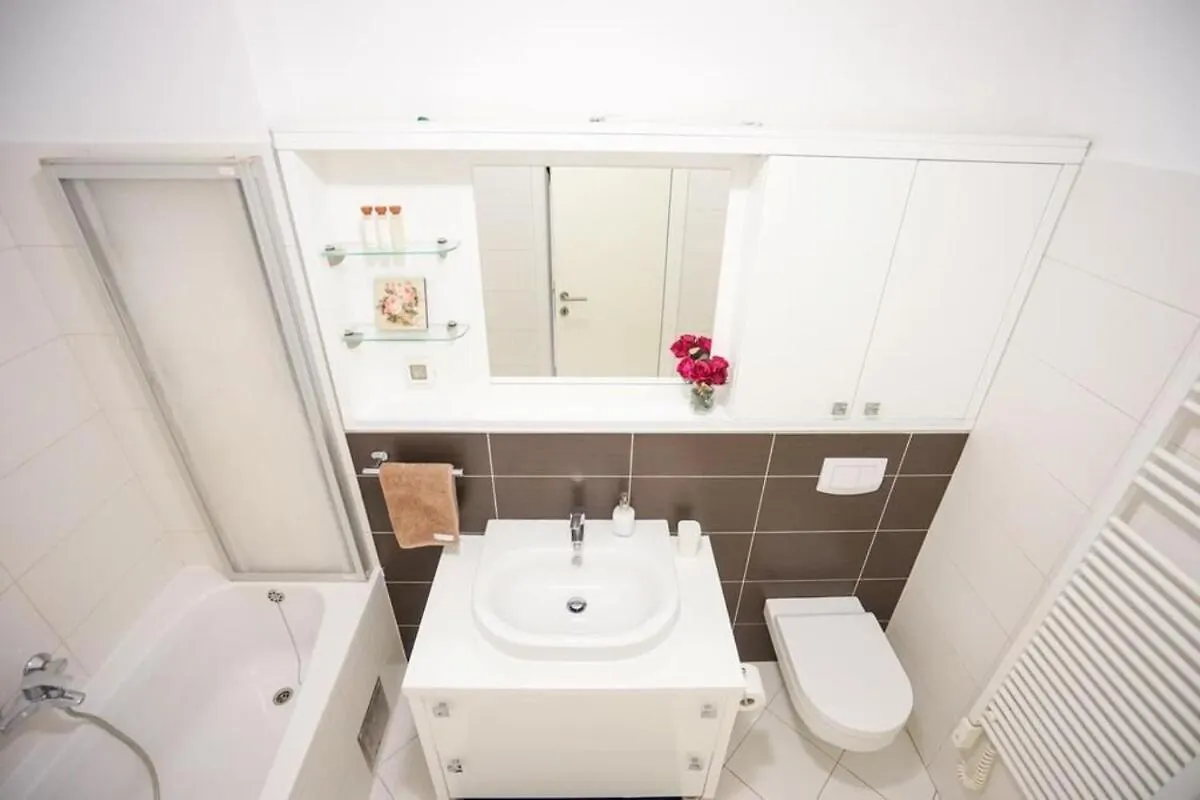 Apartment Zara White Zadar